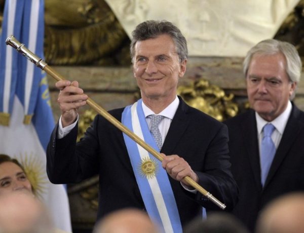 Mídia brasileira apoiou Macri e agora esconde o caos na Argentina