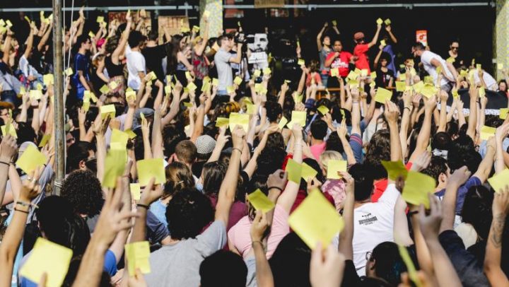 APOIO À GREVE DOS ESTUDANTES E LUTA DOS PROFESSORES E SERVIDORE DA UFSC
