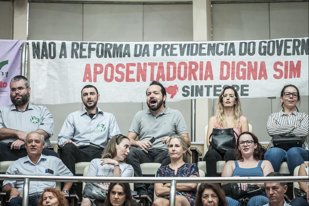Servidores exigem retirada do regime de urgência da reforma da Previdência