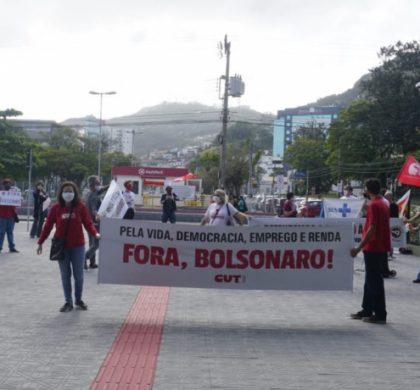 CUT-SC e centrais fazem ato simbólico por “Fora, Bolsonaro” em Florianópolis
