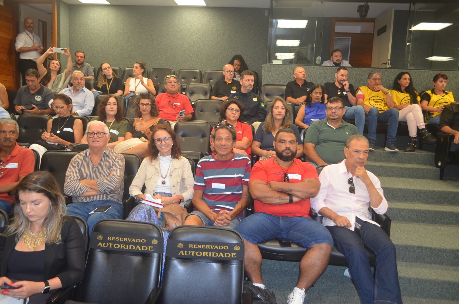 Dirigerentes do Sintespe participam dao lançamento da Frente Parlamentar em Defesa da saúde do Trabalhador