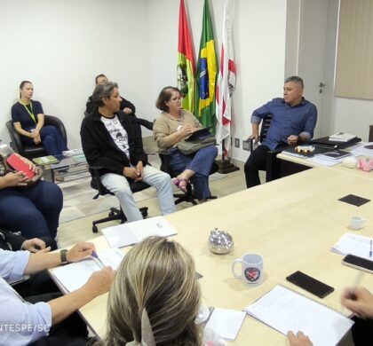 Quadro de carreira dos técnicos administrativos da SEJURI é pauta de reunião com o SINTESPE