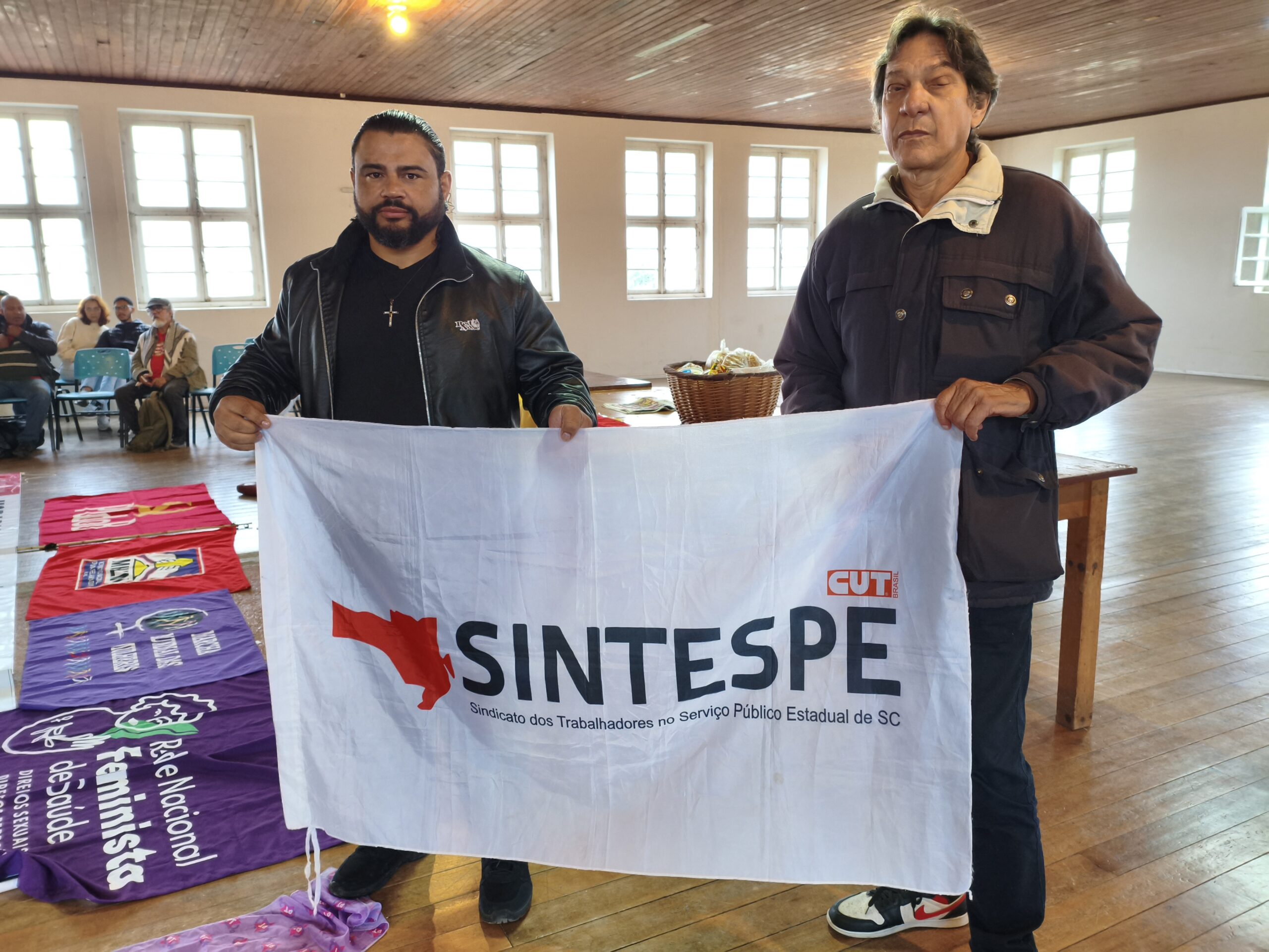 Plenária rearticula Frente Brasil Popularbe adere à organização de plebiscito nacional em Sc