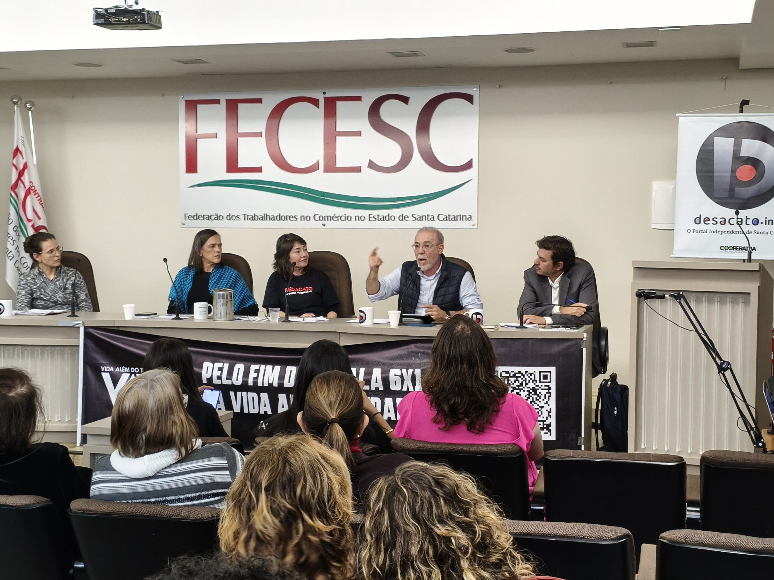 Seminário em Florianópolis debateu golpes, anistias e lowfare no Brasil e na América Latina