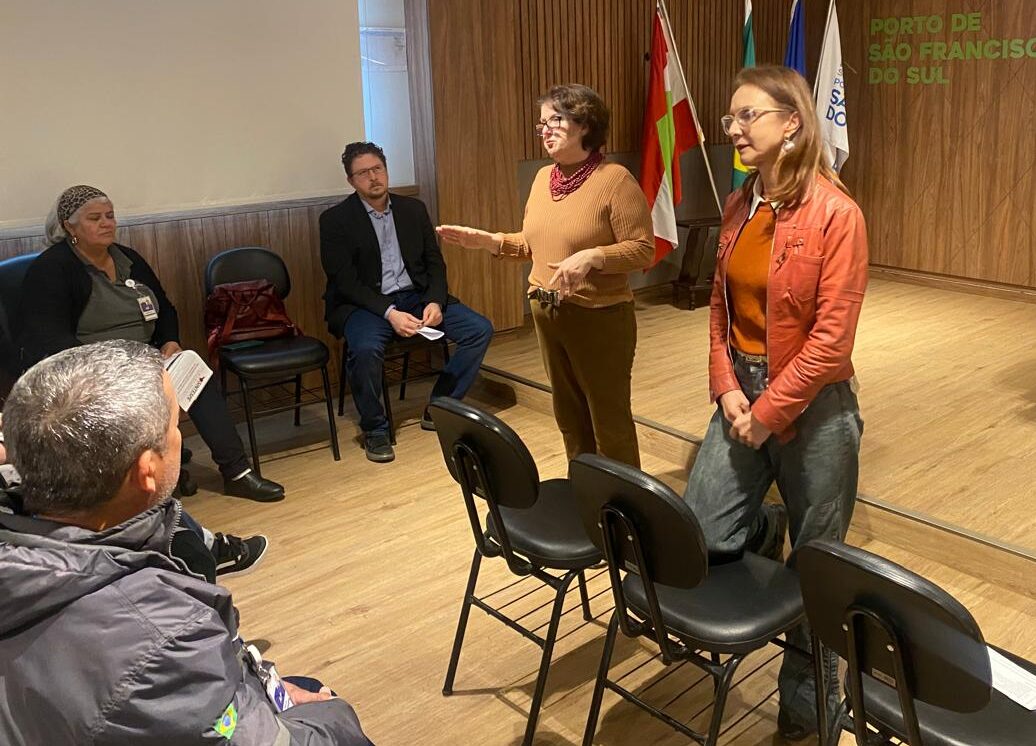 SINTESPE visita servidores do Porto de São Francisco do Sul e debate Campanha Salarial e direitos